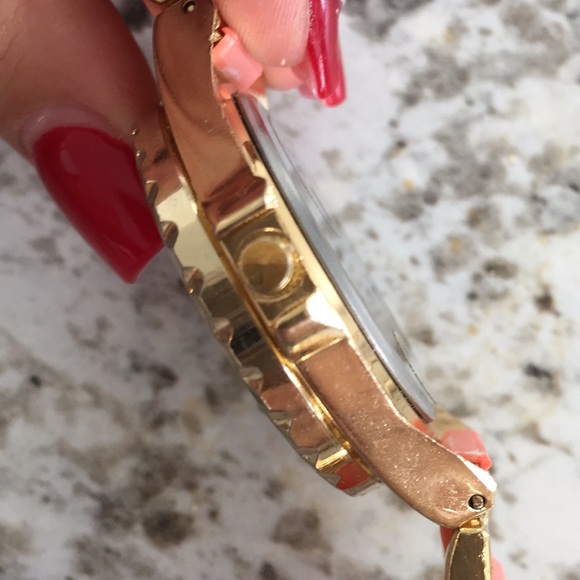 Watch - Picture 3 of 3